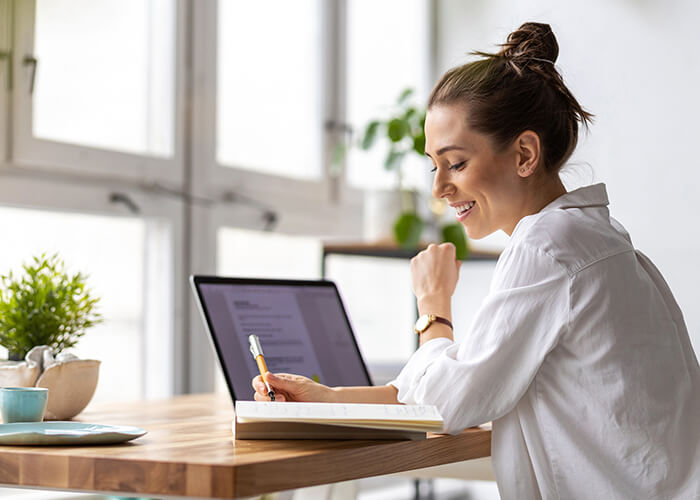 Blog 27 Frau am Laptop